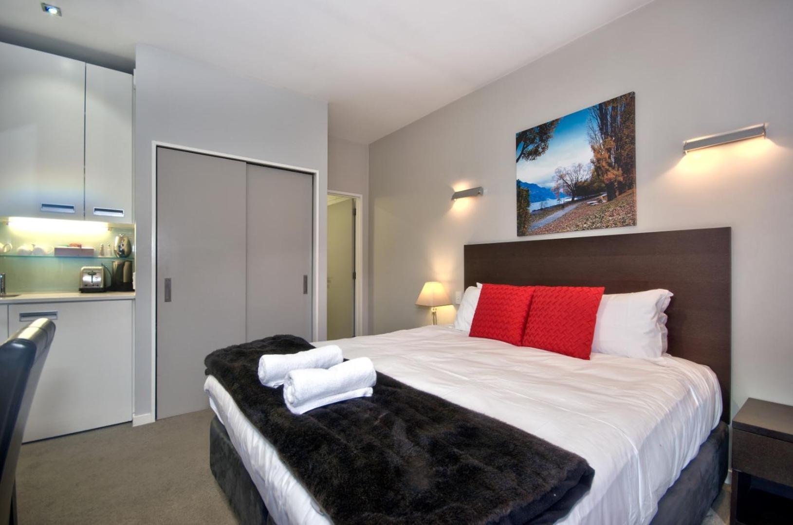 Pure Retreat Lake Views Queenstown Exterior foto